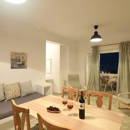 Gialos Beach Front Apartament *